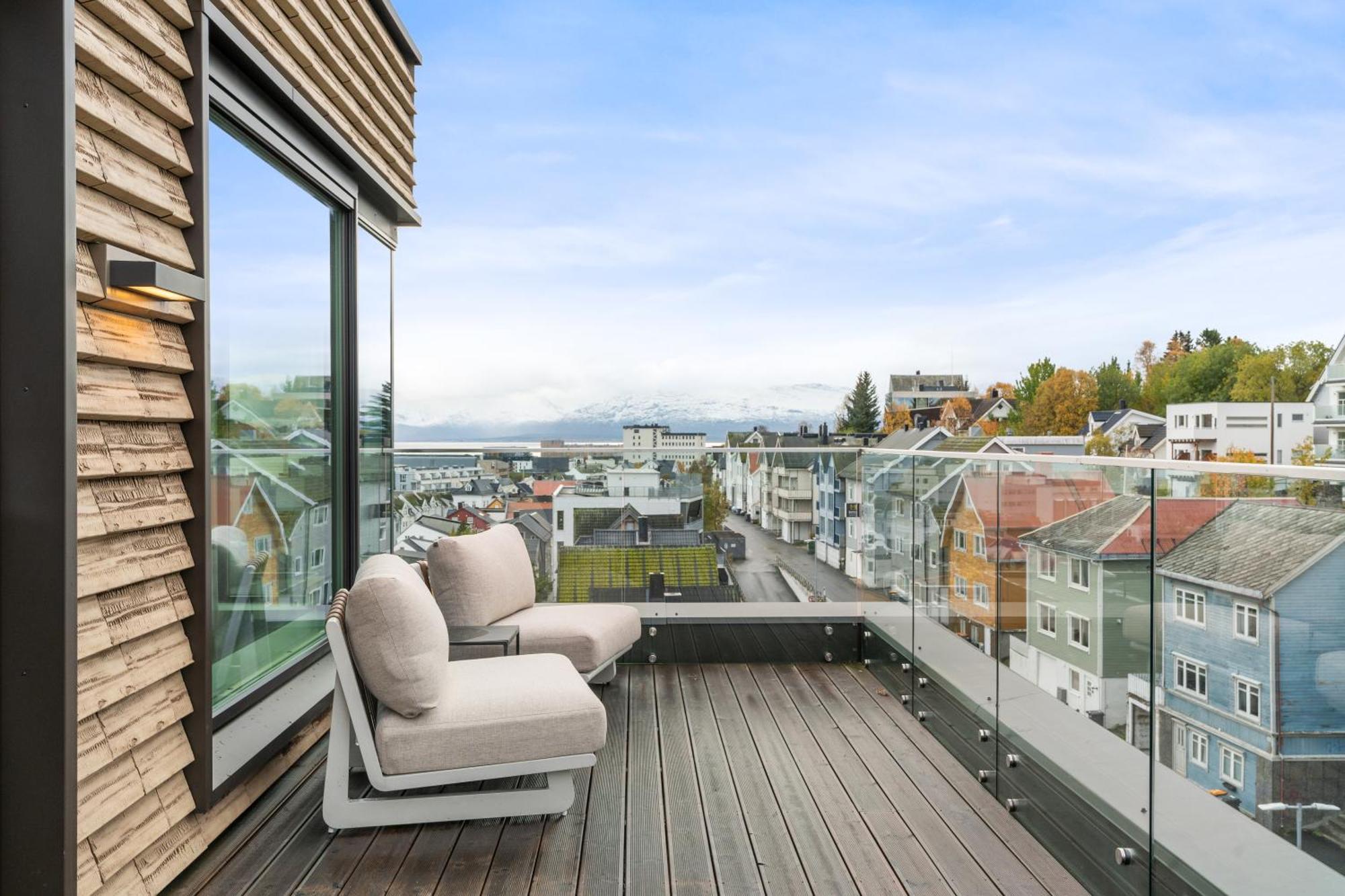 Luxury Apartment Downtown Tromso With 2 Bedrooms And 2 Bathrooms And Parking エクステリア 写真